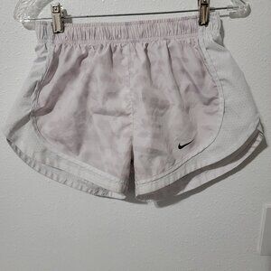 Nike Shorts athletic dri-fit Womens Small in Silver